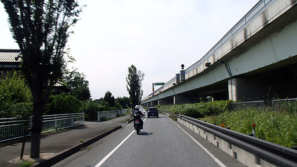 アクアラインへと向かう